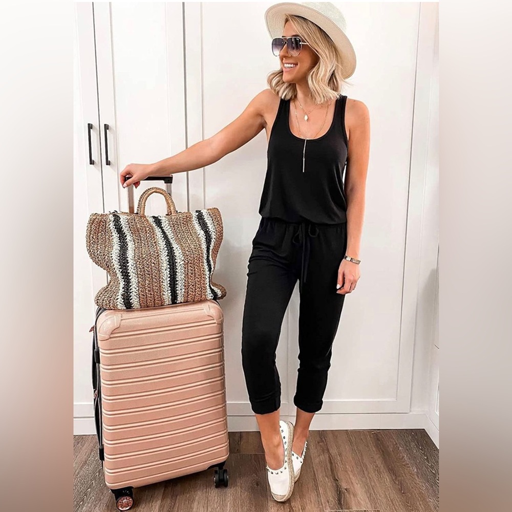 NWT, black sleeveless jumper